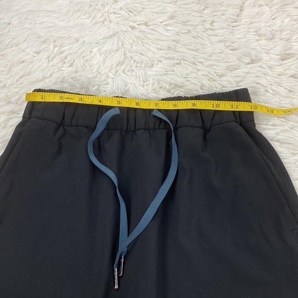 Lululemon On The Fly Skirt *21" Black - Picture 4 of 6